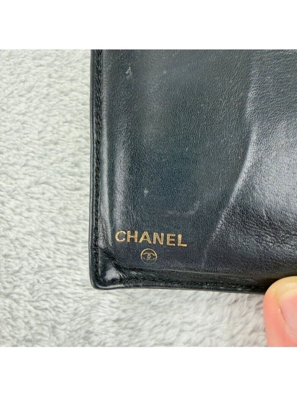 Chanel Black Grained Calfskin CC Logo Bifold Wallet - Picture 15 of 16